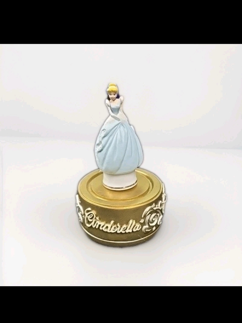 Collectable Vintage Cinderella Thimble Disney porcelain 2"